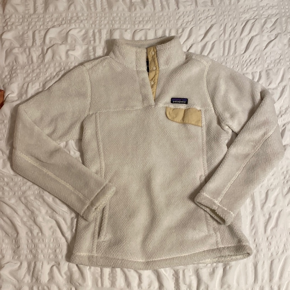White Patagonia Fleece Pullover size S